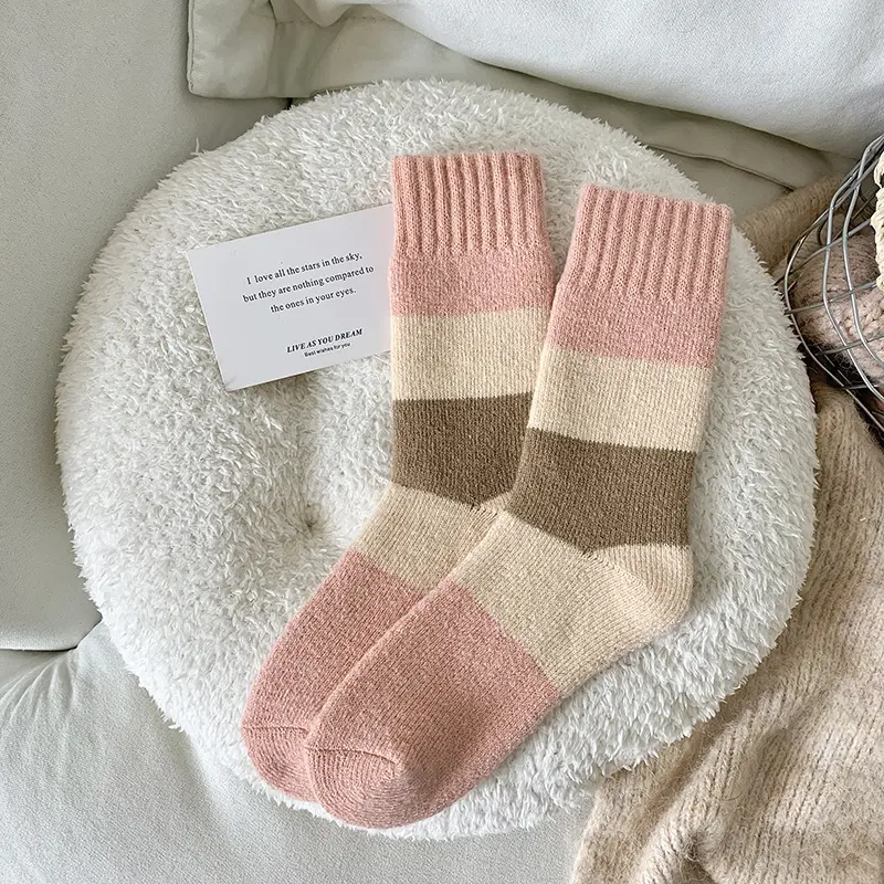 Vintage Pink Warm Plush Socks Women 2025 Winter 5 Pairs Comfort Cotton Thick Socks Soft Fluffy Fur Striped Girl's Stockings