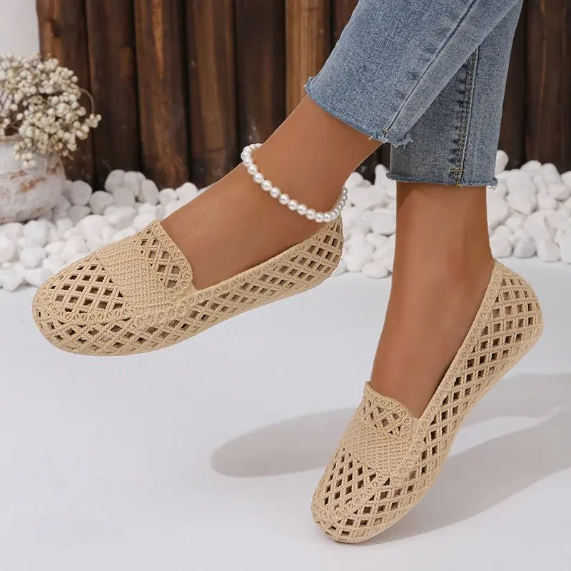 2024 New Summer Style Fashionable and Comfortable Flat-soled Casual Outer Wear Non-slip Fashionable Toe-cap Sandals for Women