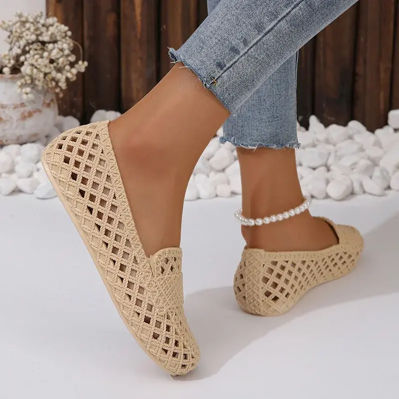 2024 New Summer Style Fashionable and Comfortable Flat-soled Casual Outer Wear Non-slip Fashionable Toe-cap Sandals for Women