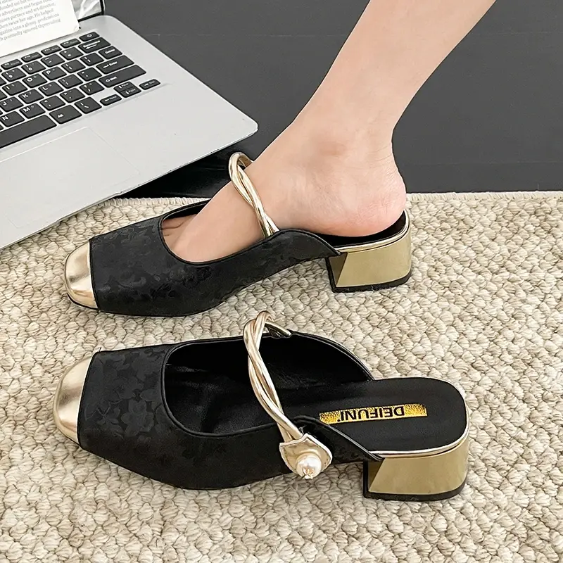 Spring and Autumn New Brand Square Toe Women's Thick Heel Slippers Fashionable Women's Elegant Low Heel Slip-On Sandals
