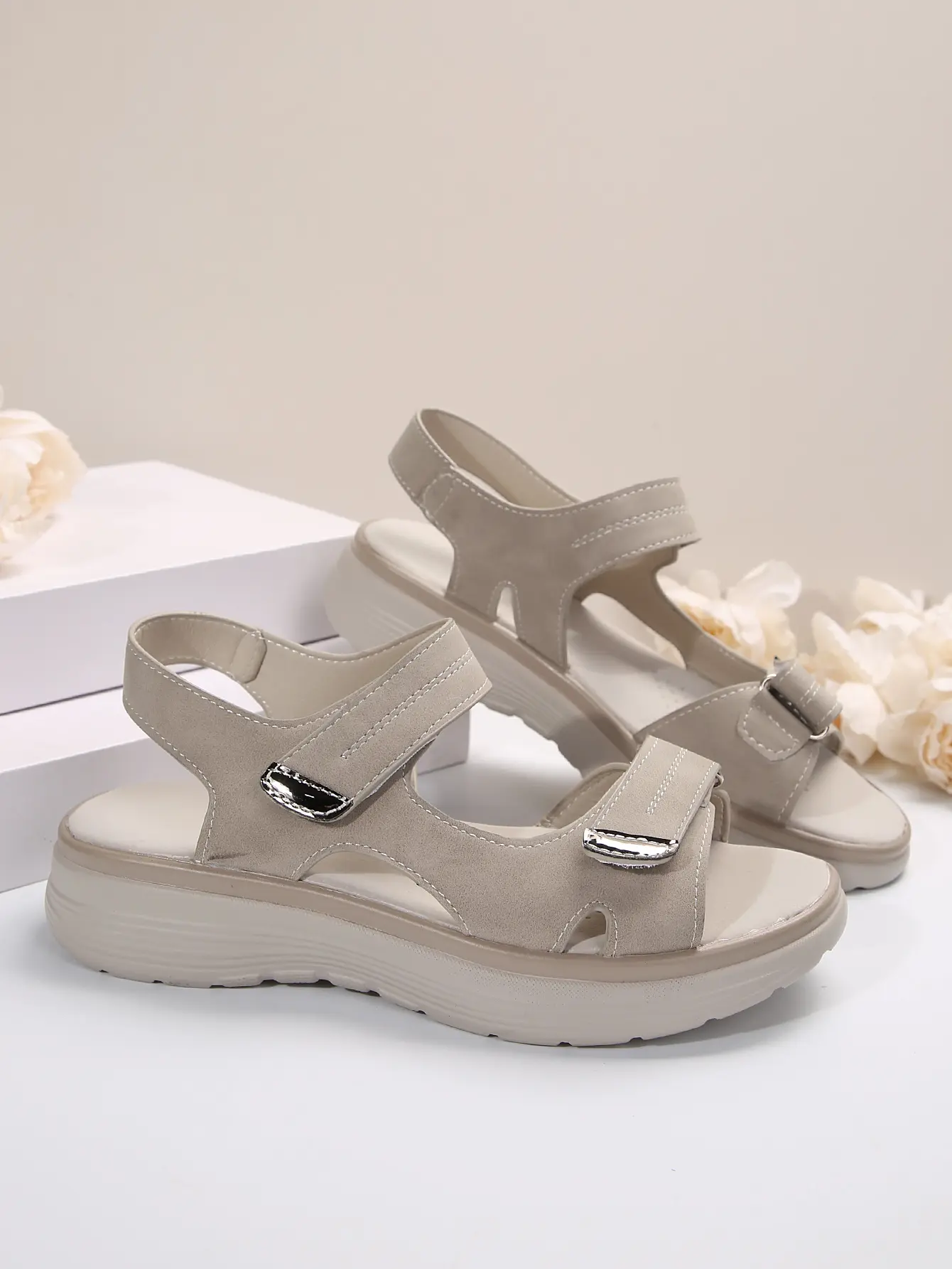 2024 New Elegant Women Sandals Women's Sport Style Lightweight Plus Size Slippers Women Sandals Plus Size 43