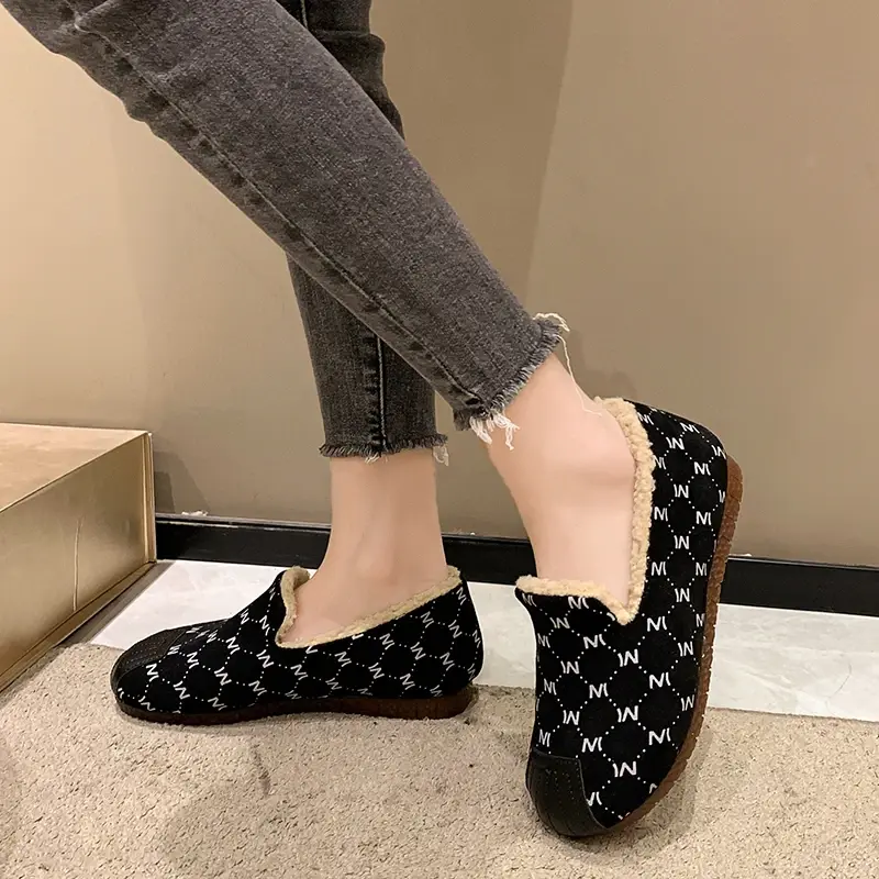 Winter Women's Keep Warm Plus Velvet Flat Cotton Shoes Fashion Shallow Slip on Casual Shoes for Women Outdoor Light Snow Boots