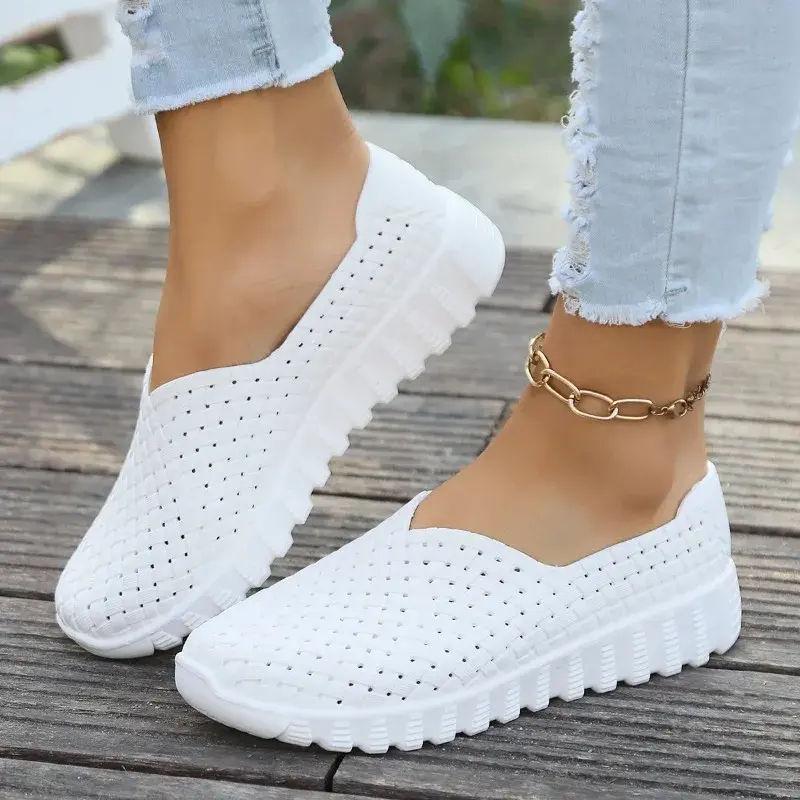 2024  Fashion Woven Women's Shoes Large Size Soft Sole Mother Leisure Hollow Out  Sports Shoes