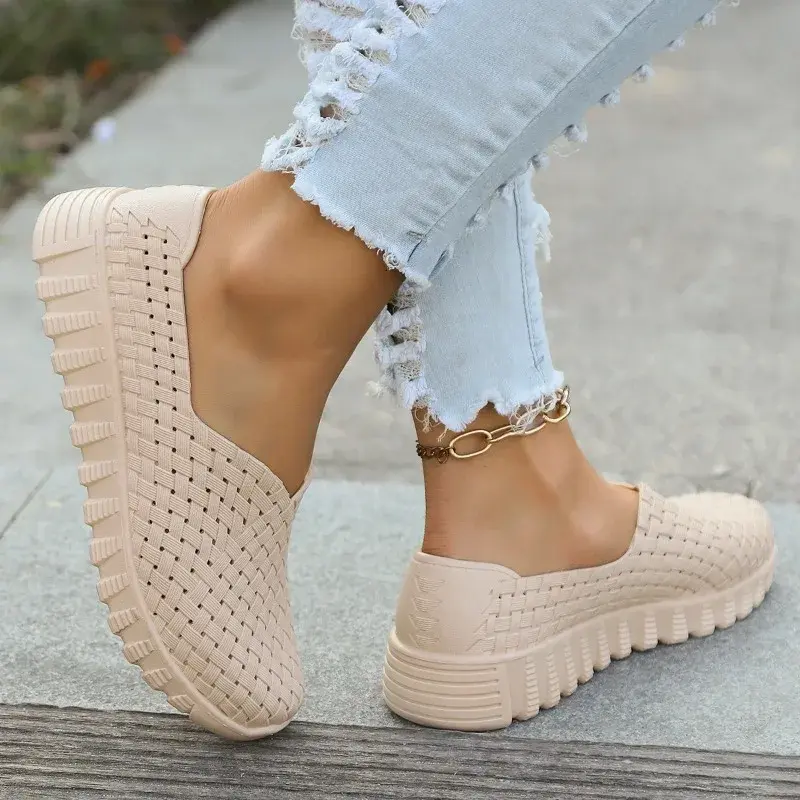 2024  Fashion Woven Women's Shoes Large Size Soft Sole Mother Leisure Hollow Out  Sports Shoes