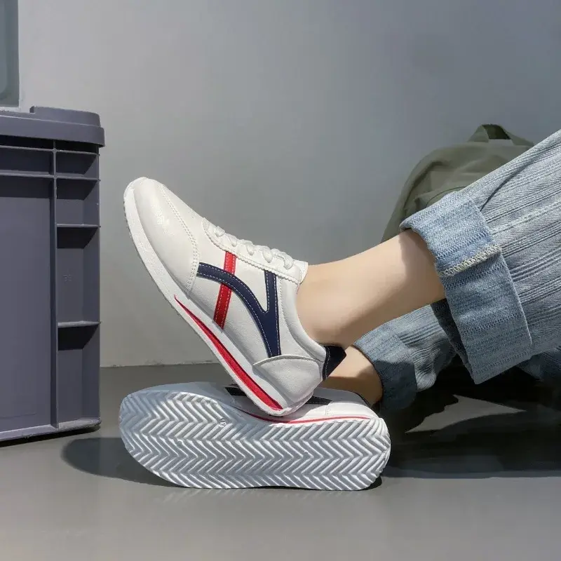 Sneakers Women New Sports Shoes Women's Small White Shoes Fashion Comfort Sneakers All-match Lightweight Casual Running Shoes