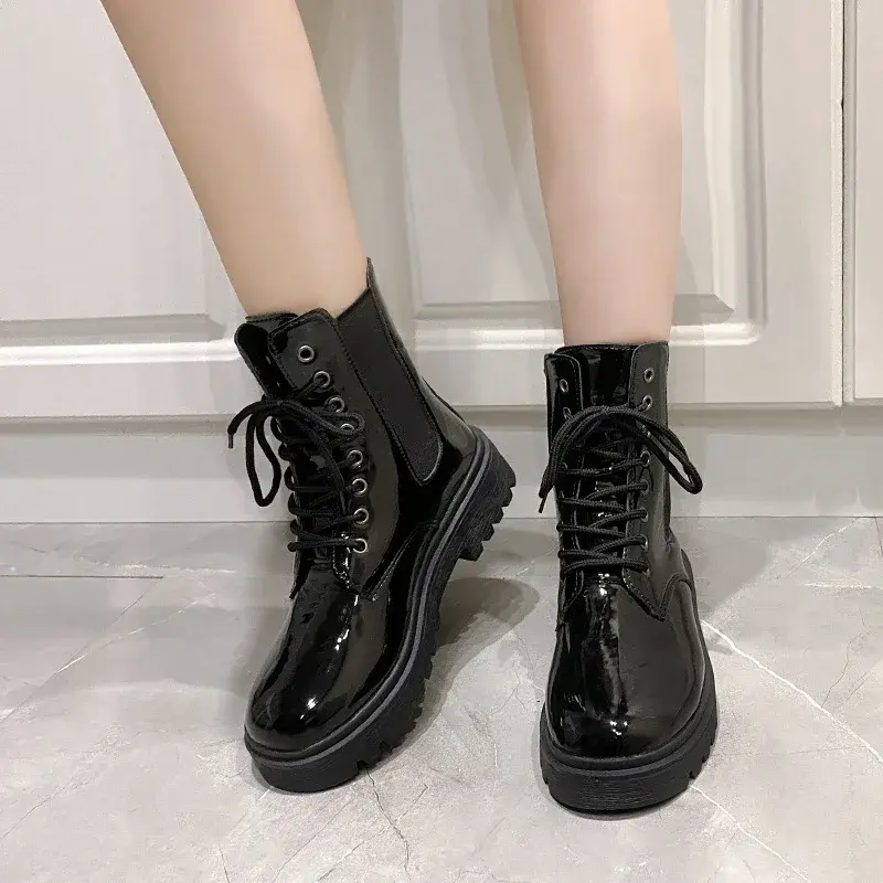Women 2025 Autumn New Tooling Boots Lady Anti Slip Waterproof Lace Up Short Boots Students Casual Thick Heel Knight Boots