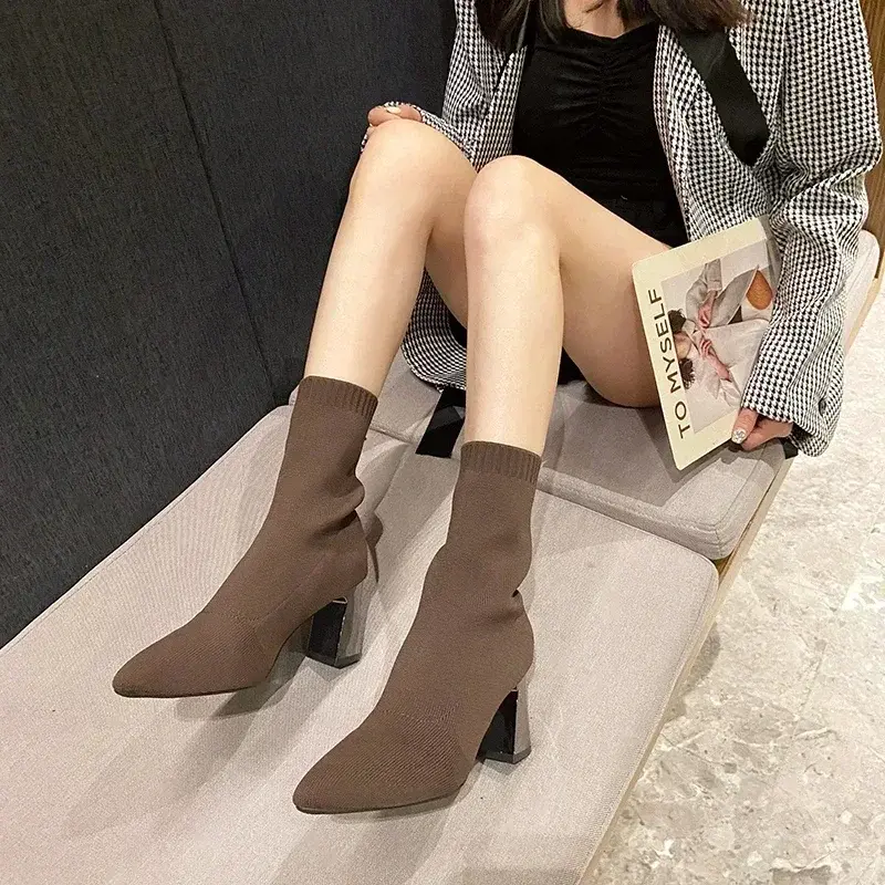 2024 New Women's Pointed Fashion Slim Socks and Boots Casual Fashion Thick High Heel Socks and Boots