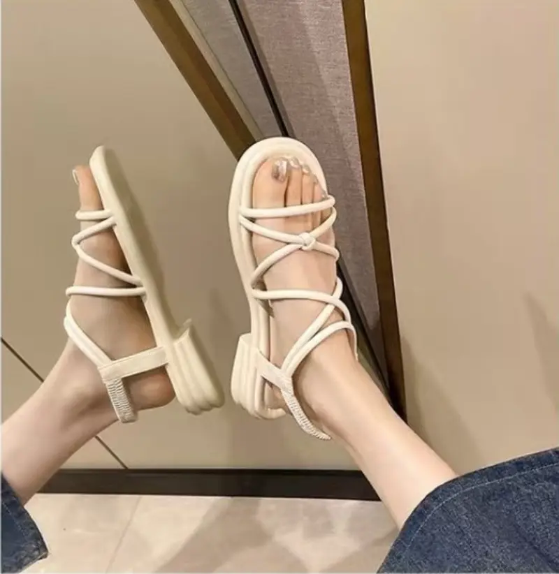 2025 New Sandals Women's Summer Flat Bottom Casual Beach Shoes Thick Sole Versatile Outwear Travel Daily Shoes