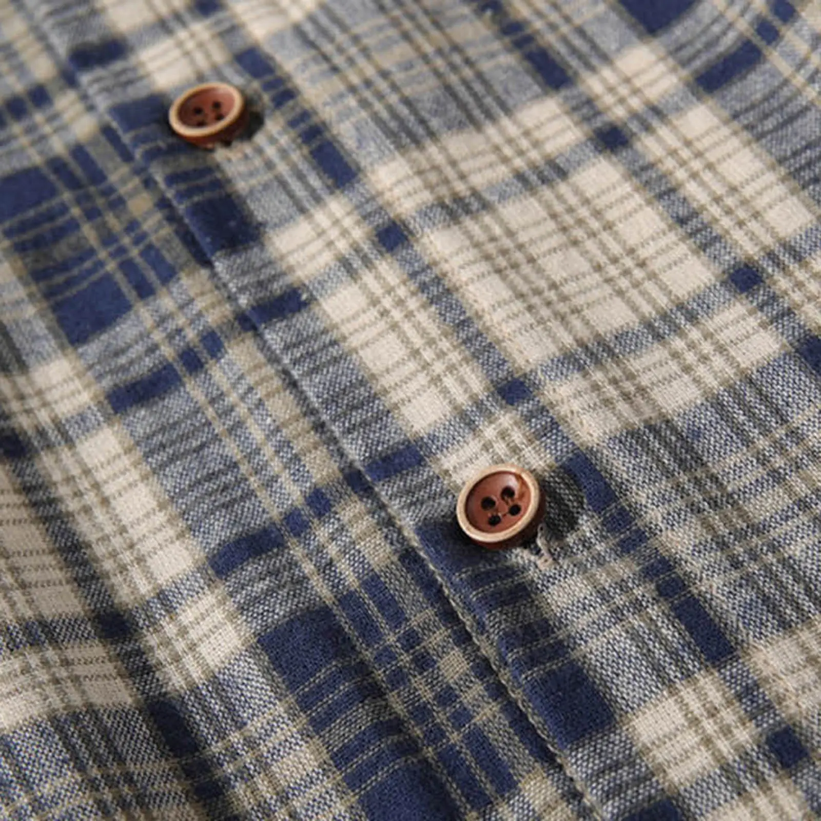 Men's Vintage Plaid Casual Shirts Loose Casual Short Sleeved Lapel Neck Button Down Front Chest Pockets Fashionable Trendy Shirt