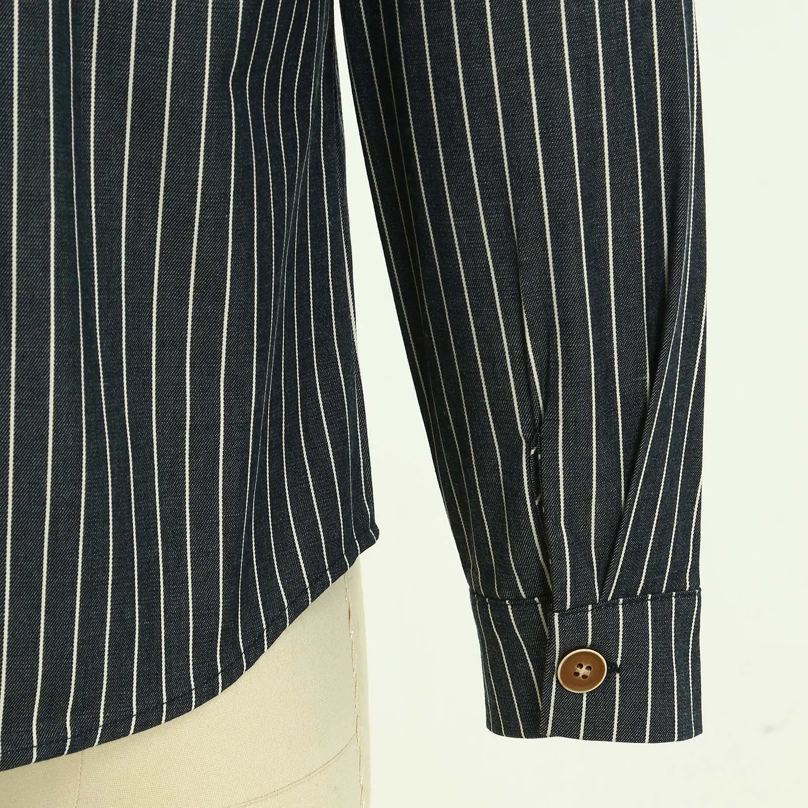 Men's Vintage Lapel Neck Shirts Fashion Striped Printed Long Sleeve Blouse With Double Pockets Male High End Temperament Shirt