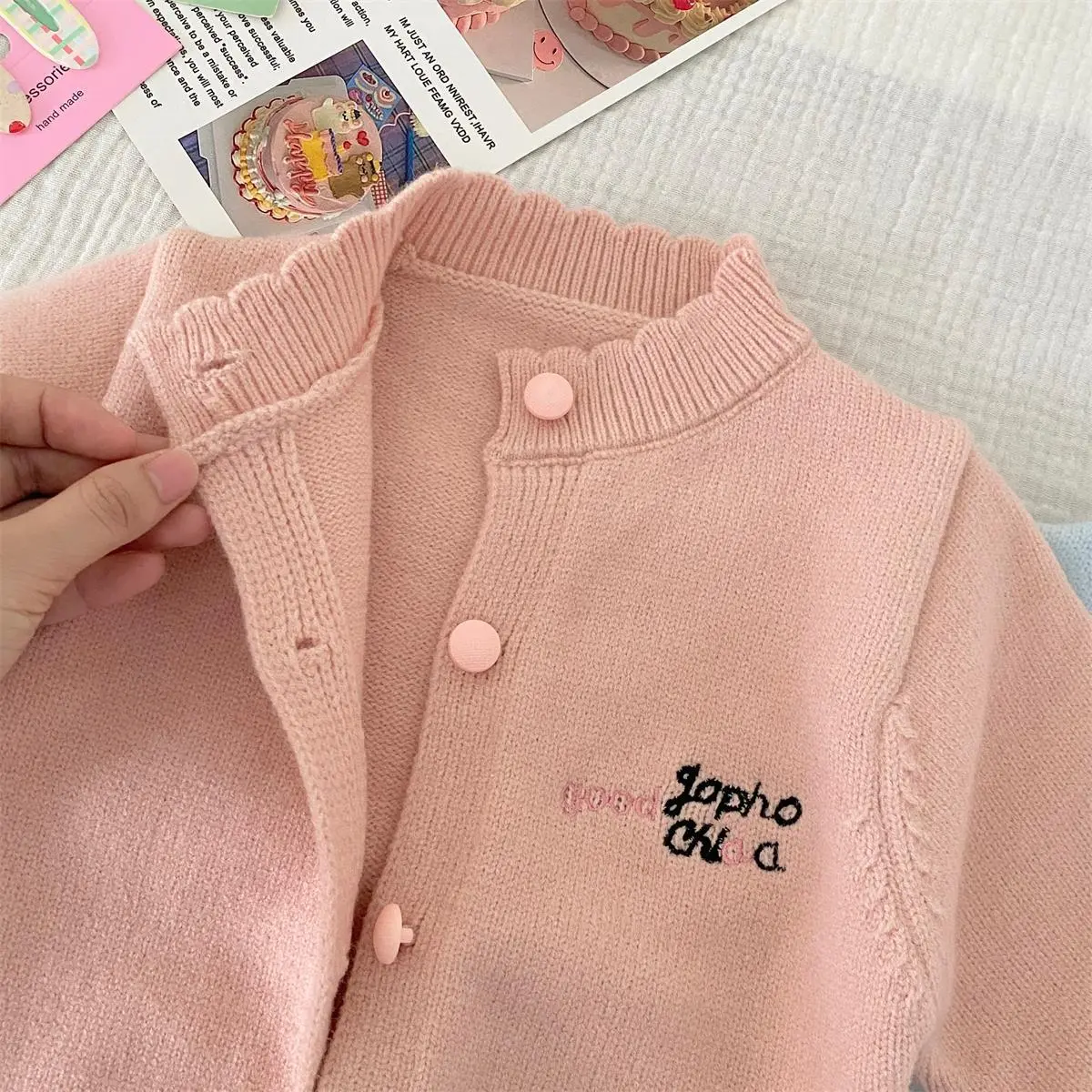 Girls' Autumn New 2025 Sweater Set, Infant and Young Fashionable Letter Embroidered Trumpet Pants, Two Piece Outing Set