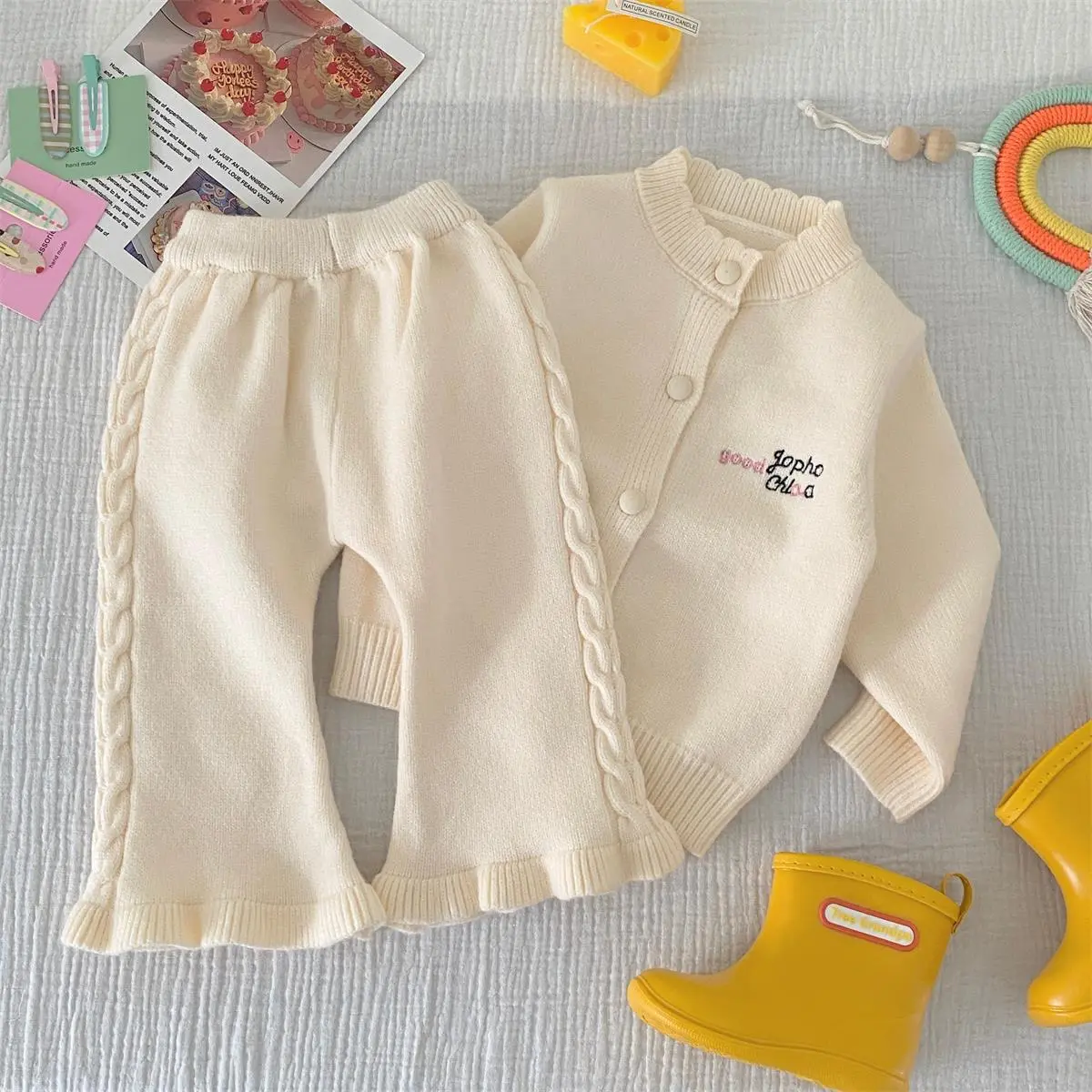 Girls' Autumn New 2025 Sweater Set, Infant and Young Fashionable Letter Embroidered Trumpet Pants, Two Piece Outing Set