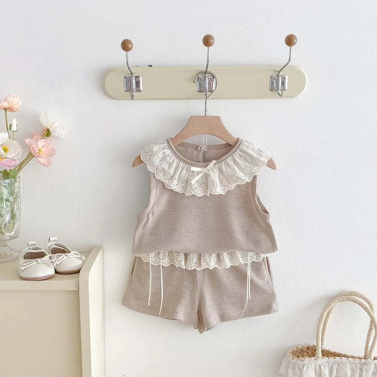 Korean Children's Clothing Girls' Summer Set 2025 New Stylish Lace Lace Collar Sleeveless Shorts Two-piece Set