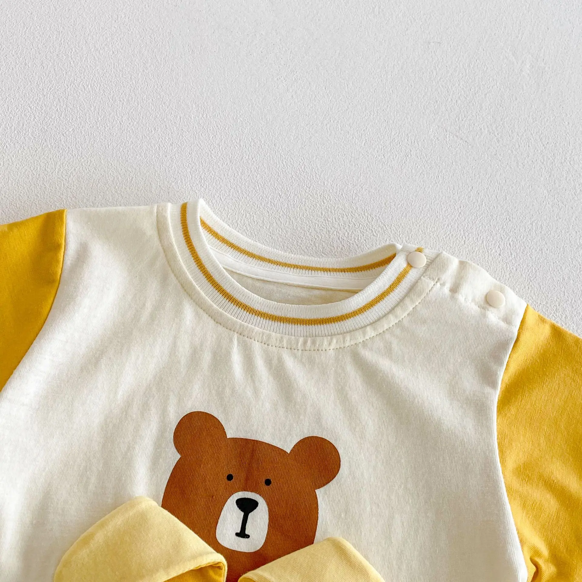 Baby super cute bag fart clothes 2025 new summer baby super cute banana bear jumpsuit thin newborn clothes