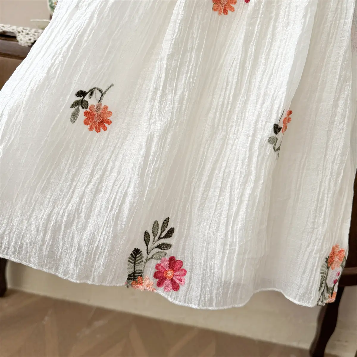 Foreign trade children's clothing, children's 2025 new product, girls' summer style floral embroidered ruffle edge dress