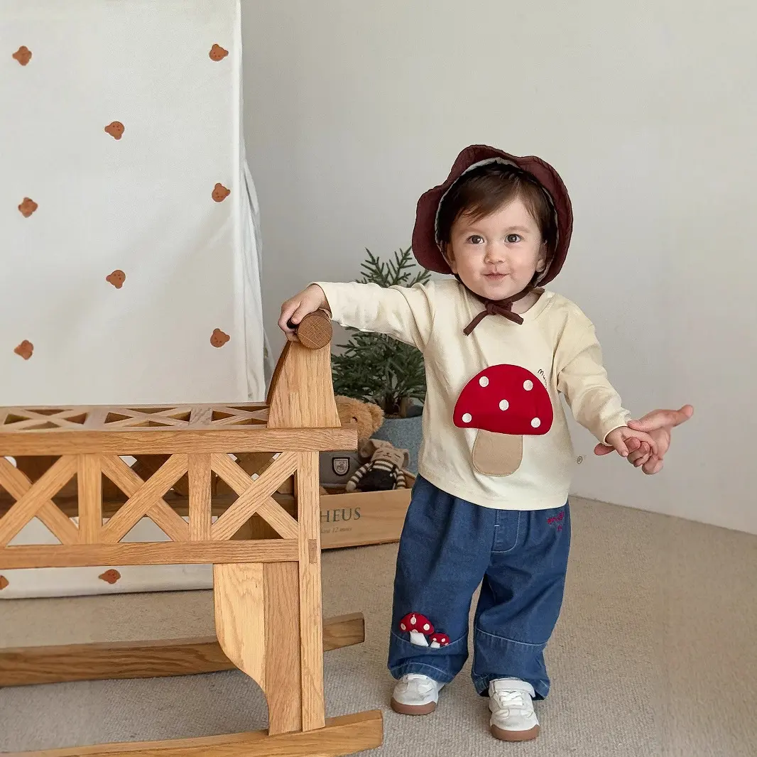 Baby Fashion Jeans 2025 New Autumn Boys' Three Dimensional Embroidered Casual Pants Children's Western Style Woven Pants