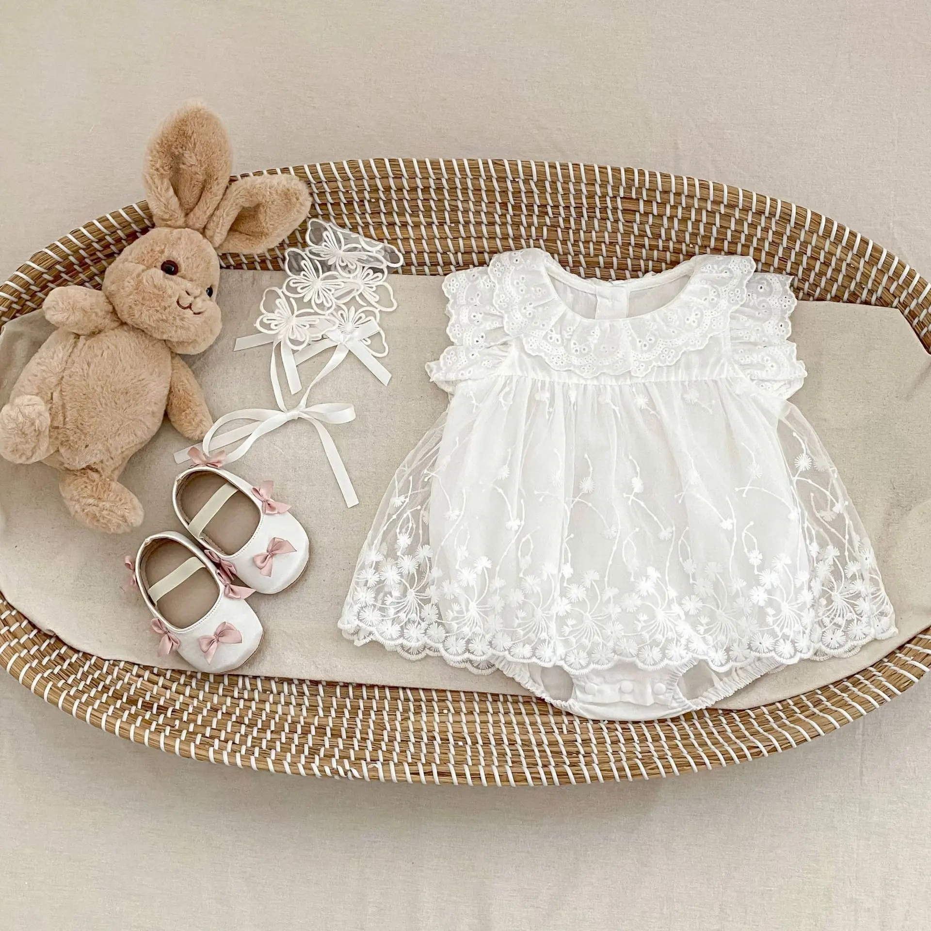 Summer Baby Clothes with Flying Sleeves and Triangular Climbing Clothes, Korean Style Mesh Lace and Lace Round Neck Jumpsuit