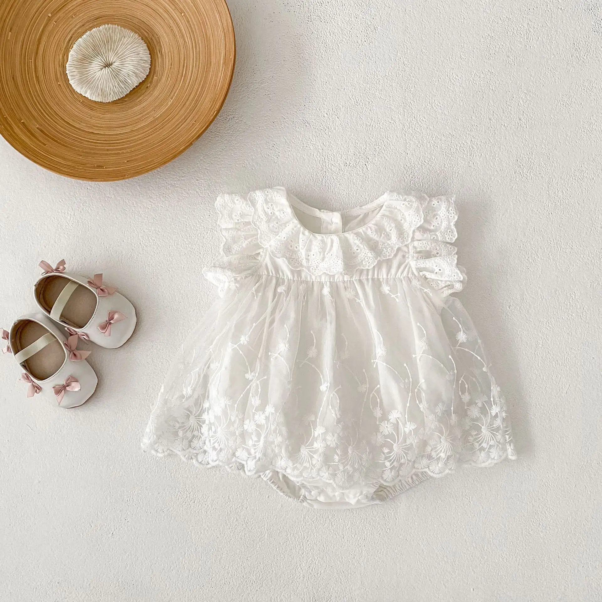 Summer Baby Clothes with Flying Sleeves and Triangular Climbing Clothes, Korean Style Mesh Lace and Lace Round Neck Jumpsuit