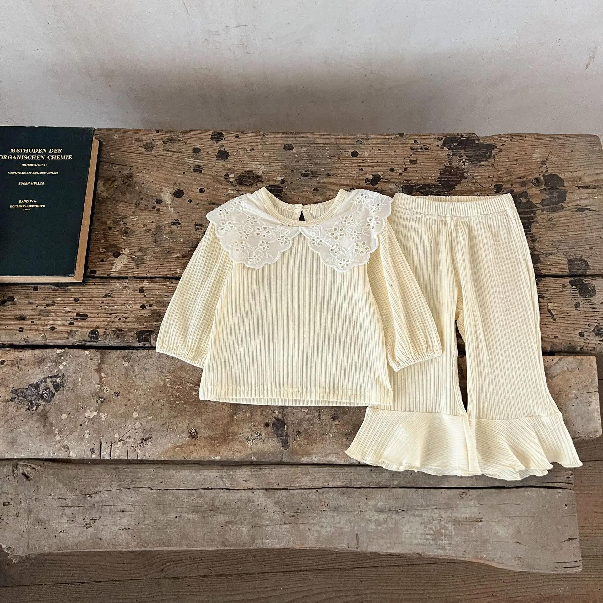 Ins Spring Baby Girl Set with Collar Long Sleeve T-shirt and Casual Bellbottom Pants for Infants and Toddlers, Two Piece Set