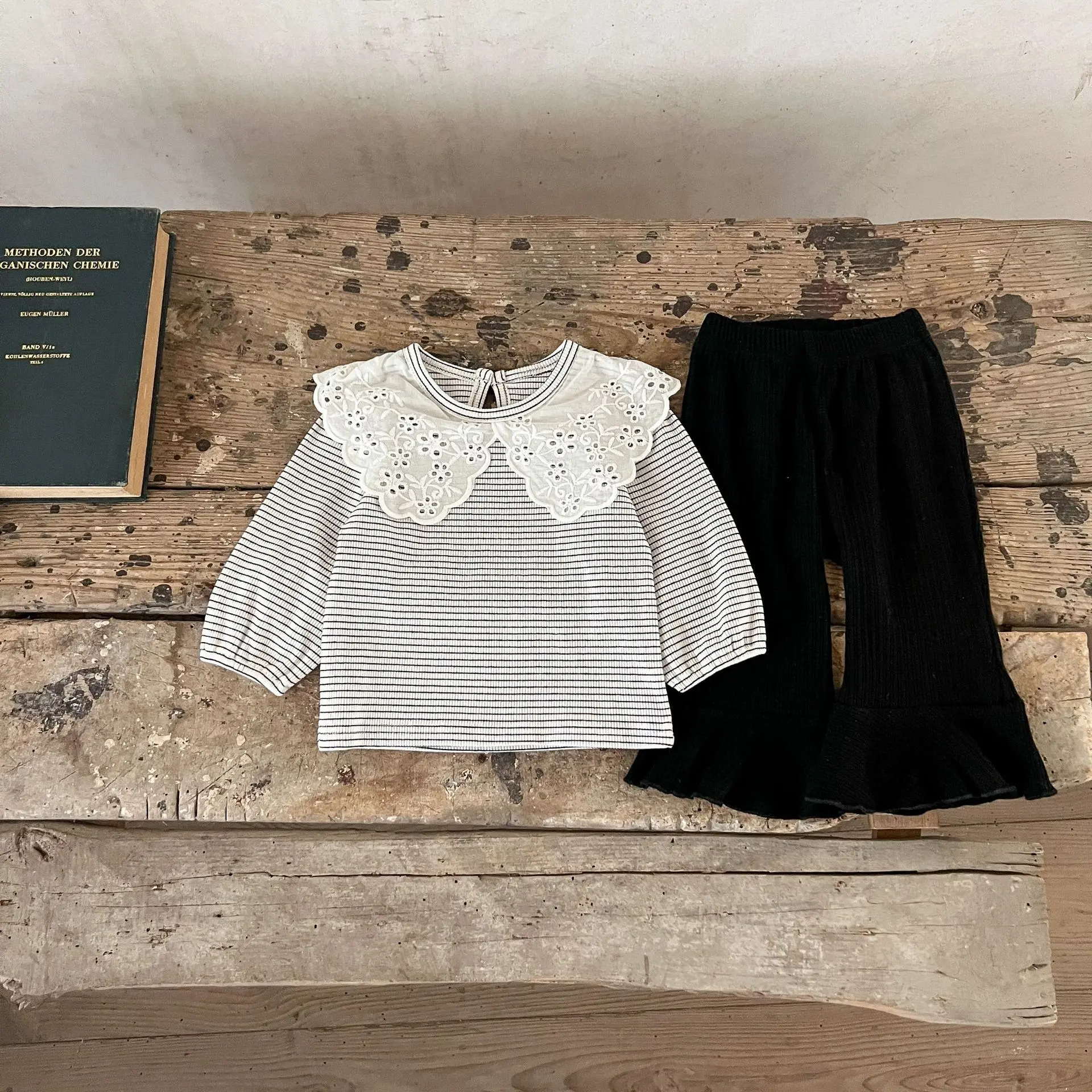 Ins Spring Baby Girl Set with Collar Long Sleeve T-shirt and Casual Bellbottom Pants for Infants and Toddlers, Two Piece Set