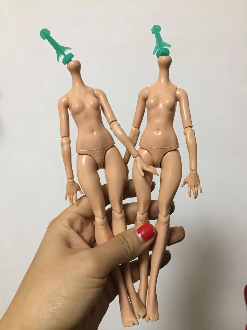 324
