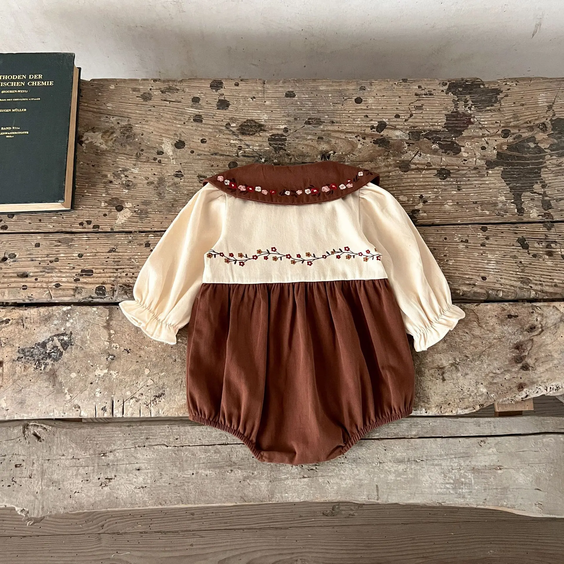 2025 Autumn Spring New in Kids Baby Girls Flower Patchwork Jumpsuits - Infant Newborn Embroidery Peter Pan Collar Bodysuits
