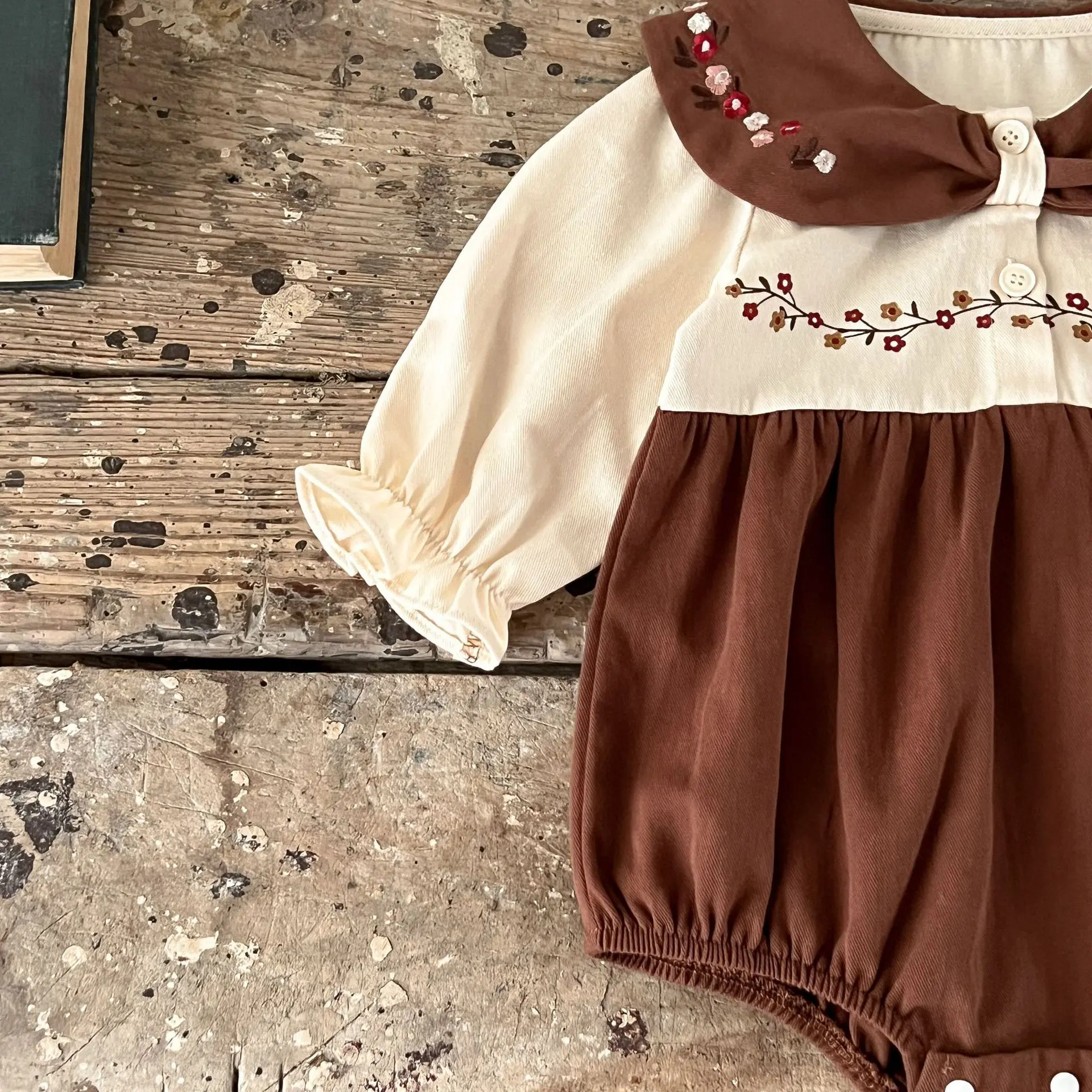 2025 Autumn Spring New in Kids Baby Girls Flower Patchwork Jumpsuits - Infant Newborn Embroidery Peter Pan Collar Bodysuits