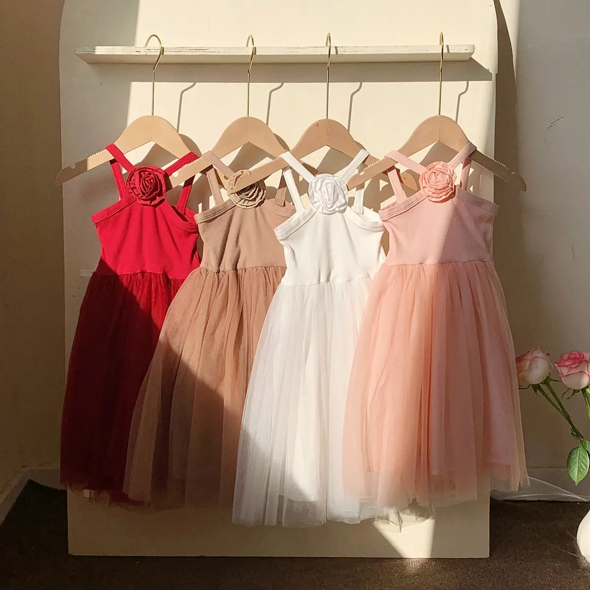2025 Summer New French Rose Suspender Girls' Dress Sweet and Stylish Mesh Princess Skirt Beach Skirt