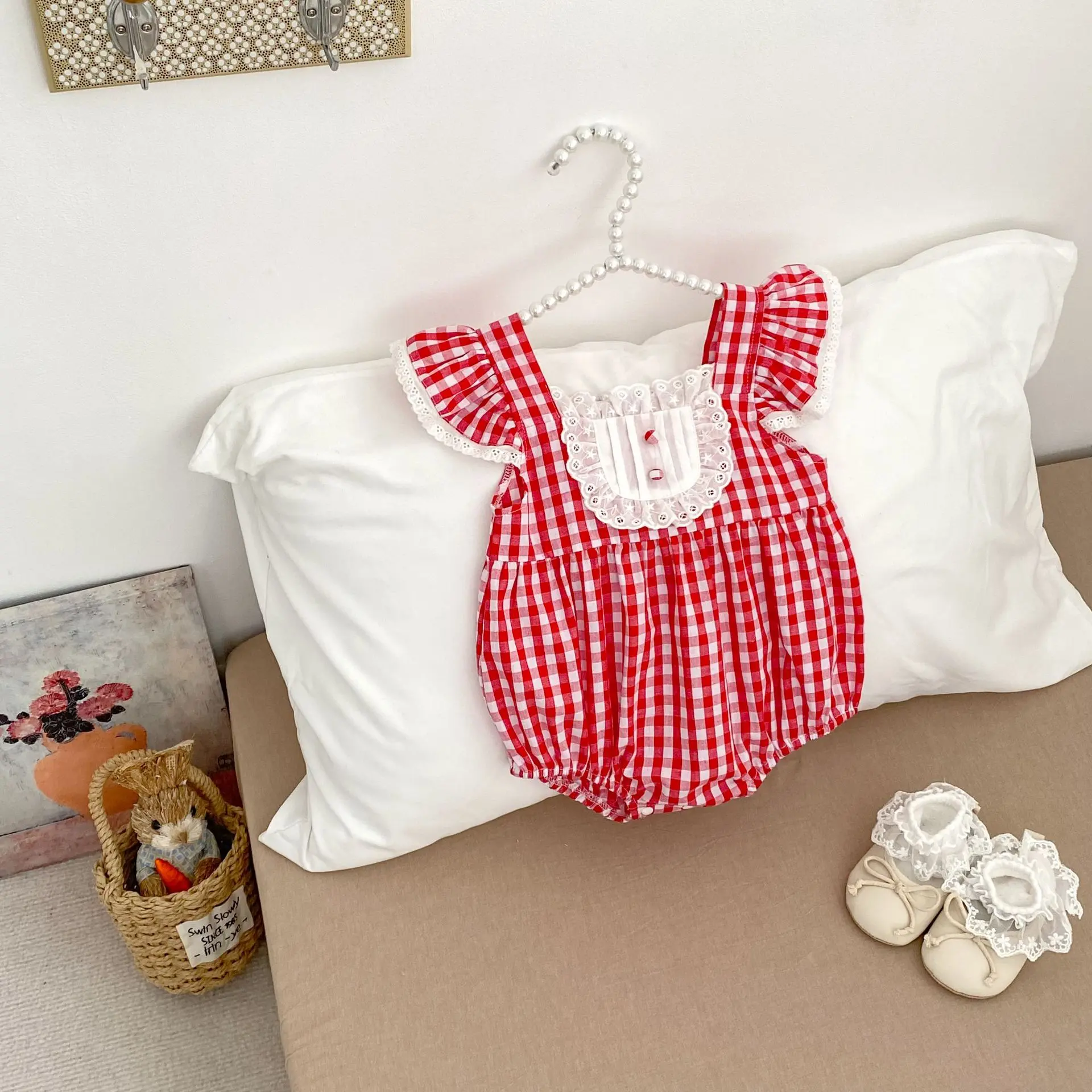INS New Baby Girl Retro Checkered Flying Sleeves Ha Yi Stylish Concave Design Bag Fart Clothes Baby Summer Jumpsuit