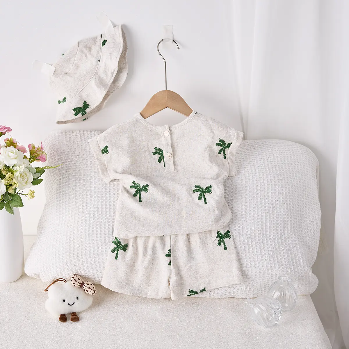 Nordic style casual children's set 2025 summer for boys and girls, baby bamboo cotton sleeveless top, pants, hat, three pieces