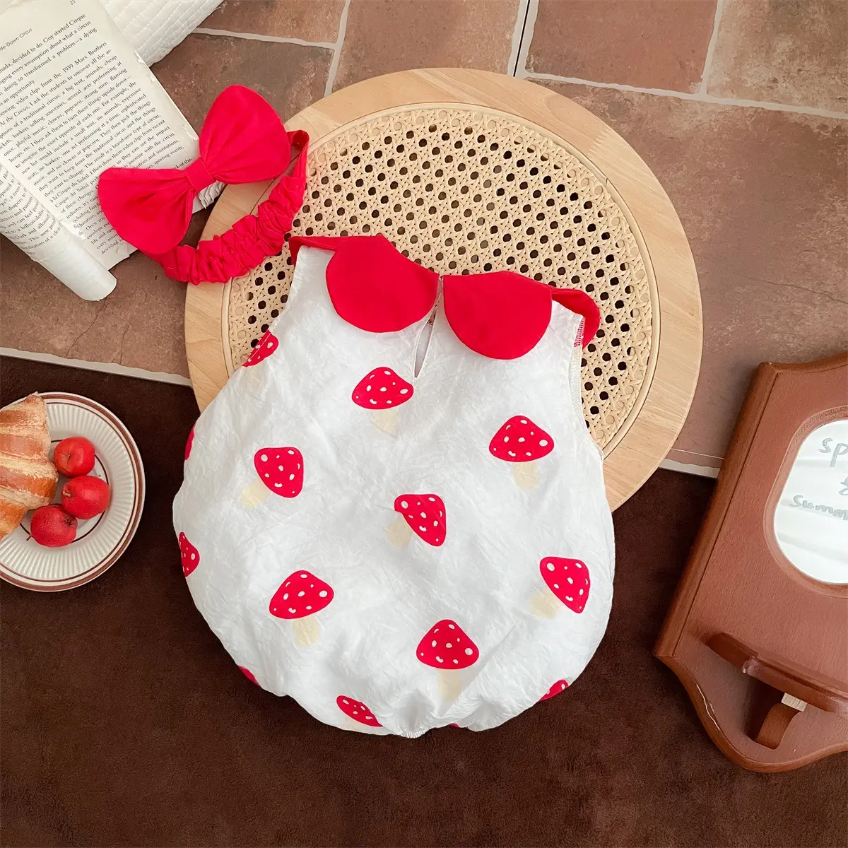 2025 Summer Baby Girl Strawberry Print Petal Collar Sleeveless Romper with Headband Instagram Fashion