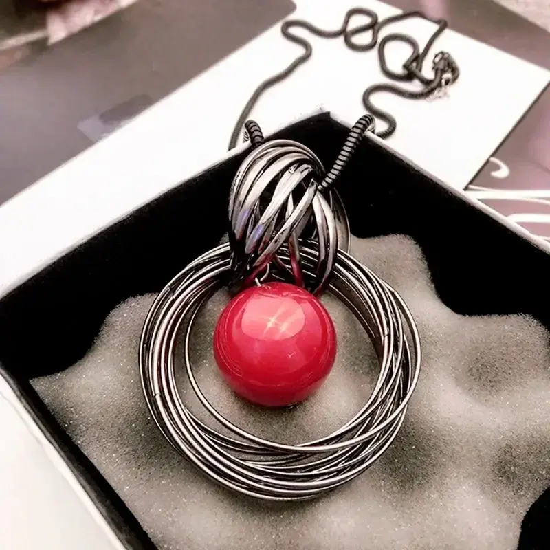 Pretty Red/white Pearl Ball Pendant Long Necklaces Fashion Luxury Design Ladies Black Chain Maxi Necklace Jewelry Wholesale Gift