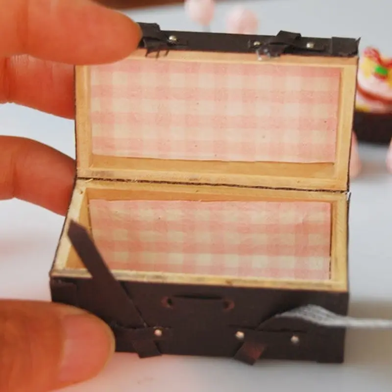 1/12 Dollhouse Miniature Vintage Leather Wooden Suitcase Mini Luggage