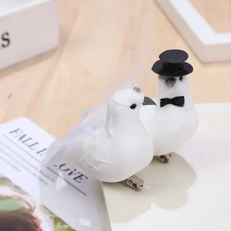 1 Pair of Simulated White Couple Pigeons Plastic Feathers Love Peace Dove Bird Simulation Statue Home Garden Hanging Ornaments