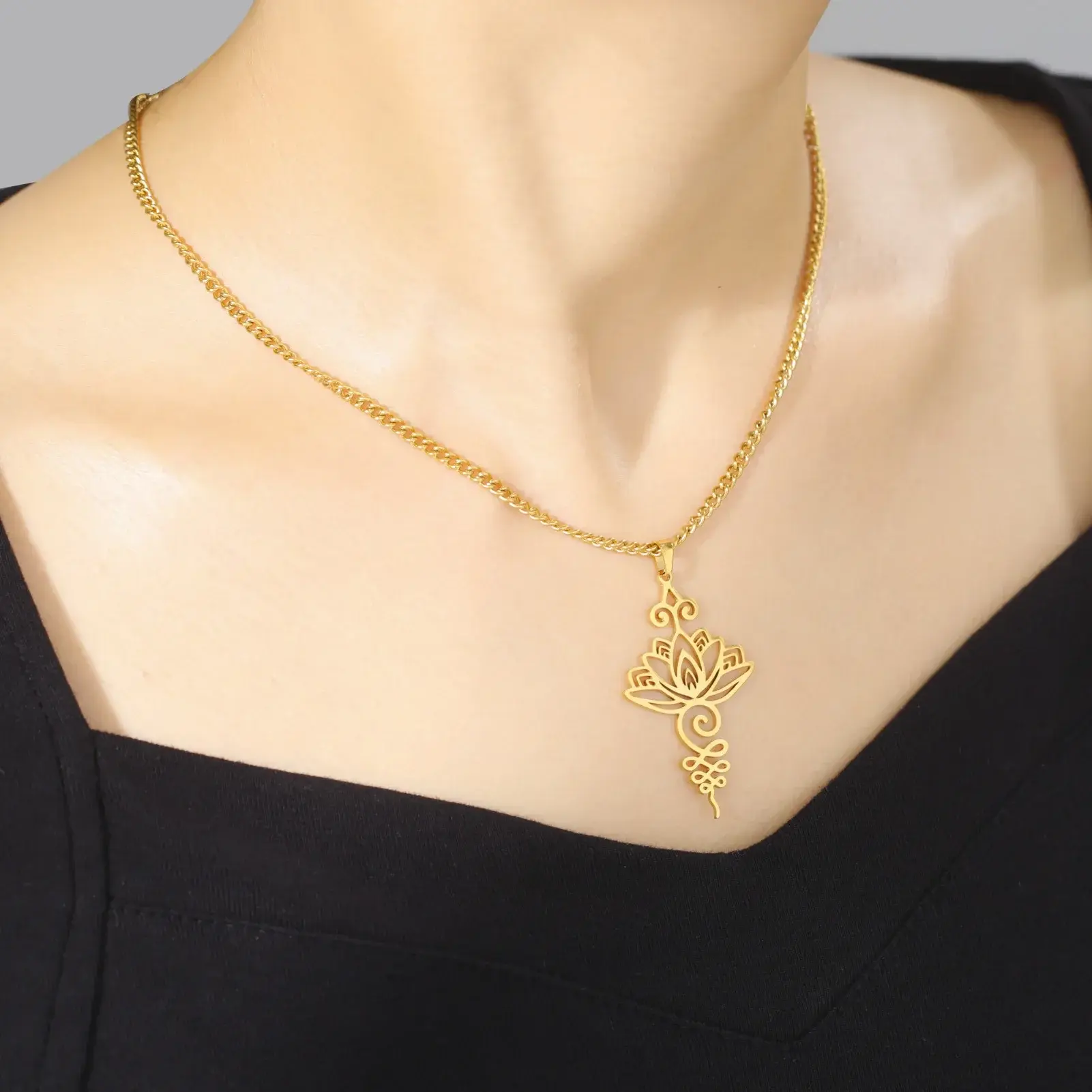 Fashion Pendant Necklaces Trendy Football Link Chain Soccer Charm Necklace Pendant Gold Color Sport Ball Jewelry Men Boy Gift