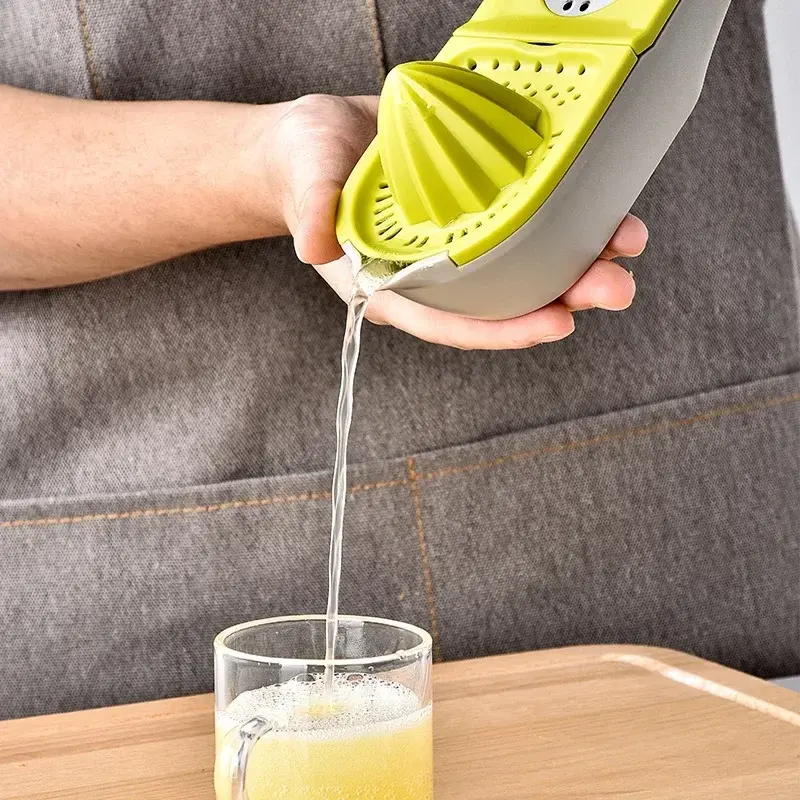 New Creative 2-in-1 Juicer Lemon Press Multifu Kitchen Tool Household Fruit And Vegetable Slicer Manual Orange Press Wholesale