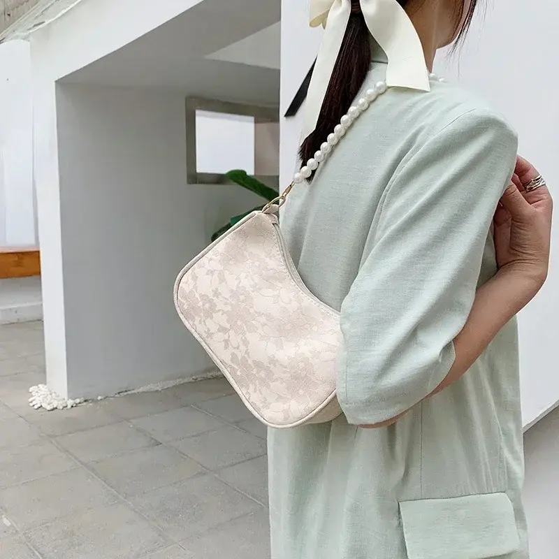 Womens Minimalist Pleated Underarm Bag French Retro Pearl Chain Shoulder Crossbody Bag Fashion French Stick Bag
