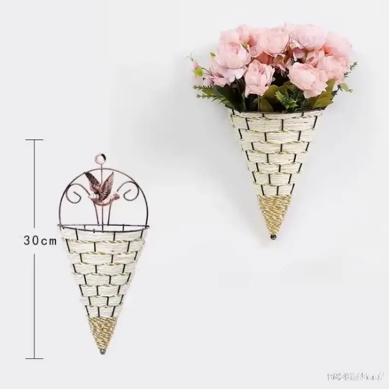 1Pcs Wall-mounted Wrought Iron Natural Wicker Flower Basket Vase Rattan Wall Hanging Pot Planter Rattan Vase Basket Decorative