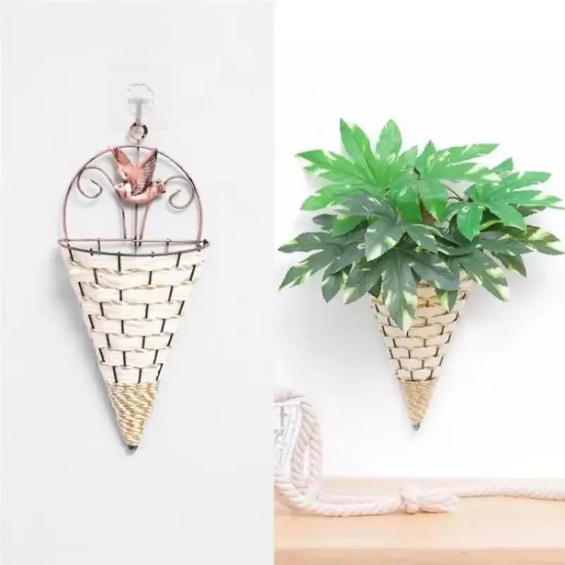 1Pcs Wall-mounted Wrought Iron Natural Wicker Flower Basket Vase Rattan Wall Hanging Pot Planter Rattan Vase Basket Decorative