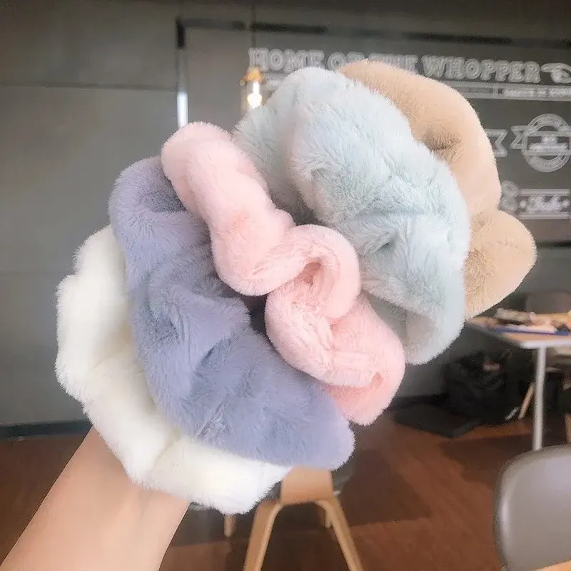 Pretty Multiple Colors Ladies Hair Band Scrunchies Winter Cute Girls Plush Soft Elastic Rubber Band Loop Clothing Accessories