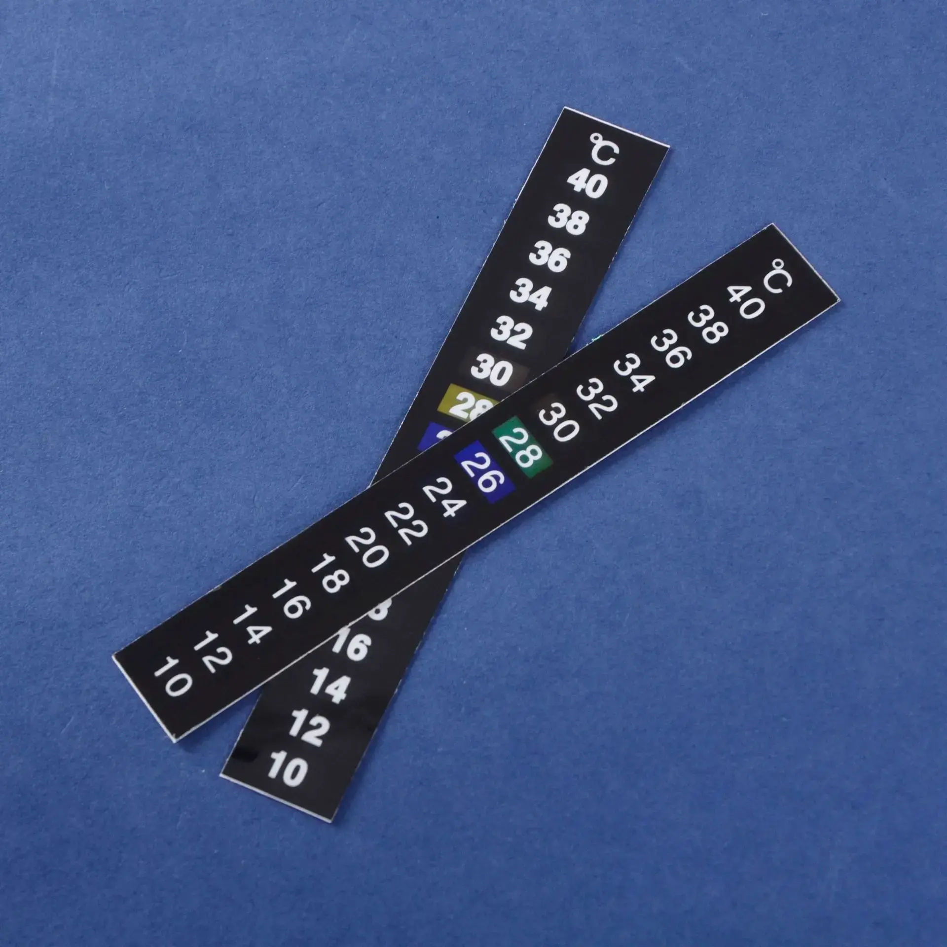 Fish Tank Temperature Sticker LCD Temperature Sensing 10-40 ℃ Fish Tank Water Temperature Measurement Patch Aquarium Tool 2025