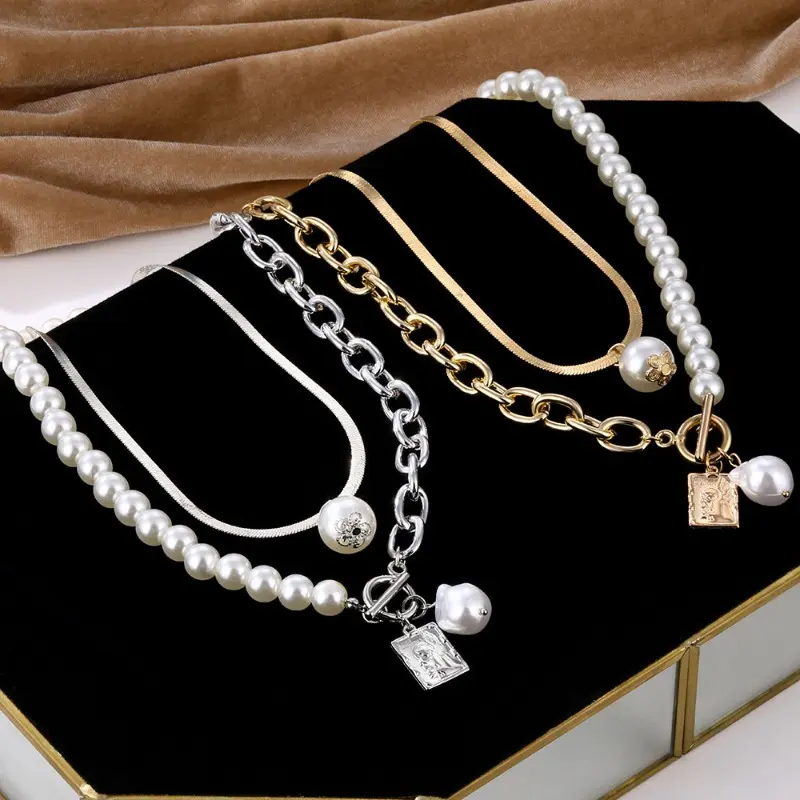 Vintage Baroque Pearl Square Pendant Necklace Alloy Pearl Splicing Buckle Stacked Necklace Women's Luxury Jewelry Necklaces