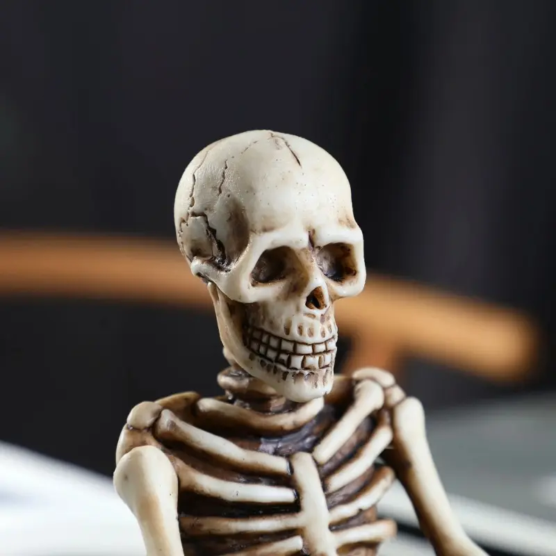 Creative Skull Multifunctional Storage Rack Desk Storage Pen Holder Resin Cosmetics Storage Halloween Gift Home Decor Supplies