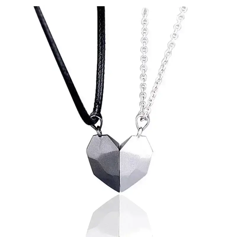 Love Magnet Magnet Couple Necklace Peach Heart Magnet Couple Necklace A Pair of Heart-shaped Pendant Collarbone Chains Necklaces