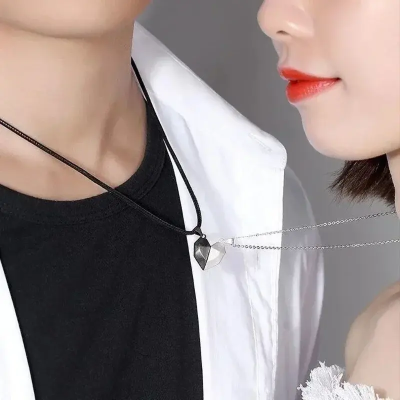 Love Magnet Magnet Couple Necklace Peach Heart Magnet Couple Necklace A Pair of Heart-shaped Pendant Collarbone Chains Necklaces