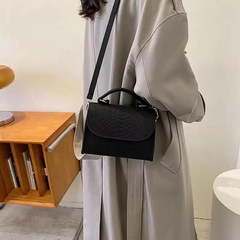 Simple Western Style Lightweight Small Bag Felt Bag Women's Summer Fashion Crocodile Pattern Single Shoulder Crossbody Bag