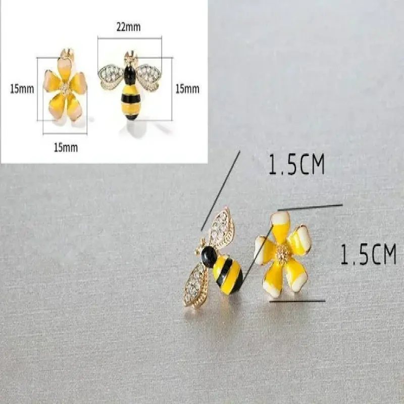 Summer New Fashion Cute Bee Flower Earrings Girl's Versatile Style Asymmetric Creative Exquisite Earrings Lady Gifts Accessories