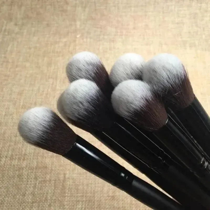 New Professional Multifunctional Basic Makeup Brush With Soft And Easy To Apply Bristles Portable High-value Beauty Accessories