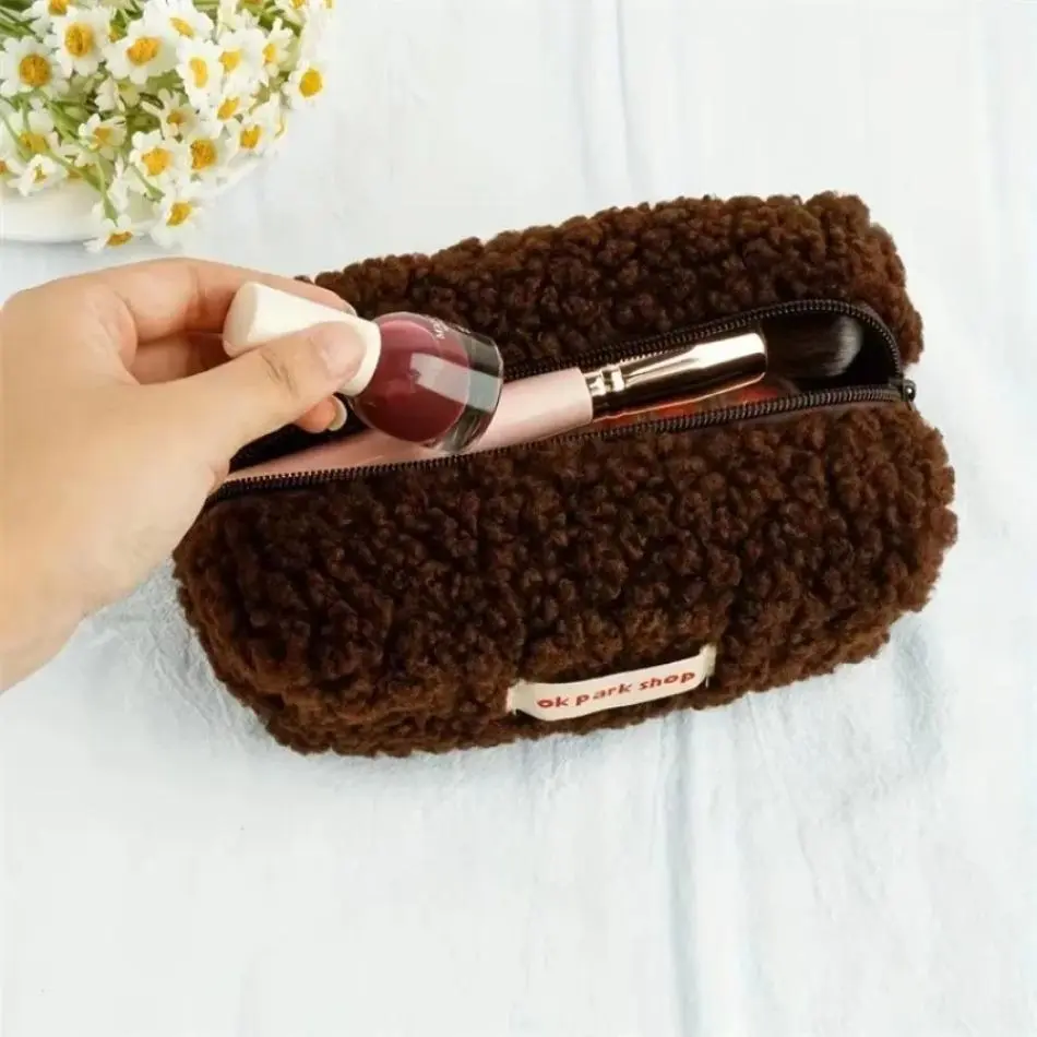 Practical Travel Makeup Wash Bag Large Capacity Coin Purse Stationery Storage Bag Cute Plush Makeup Bag Stylish Simple Lamb Wool