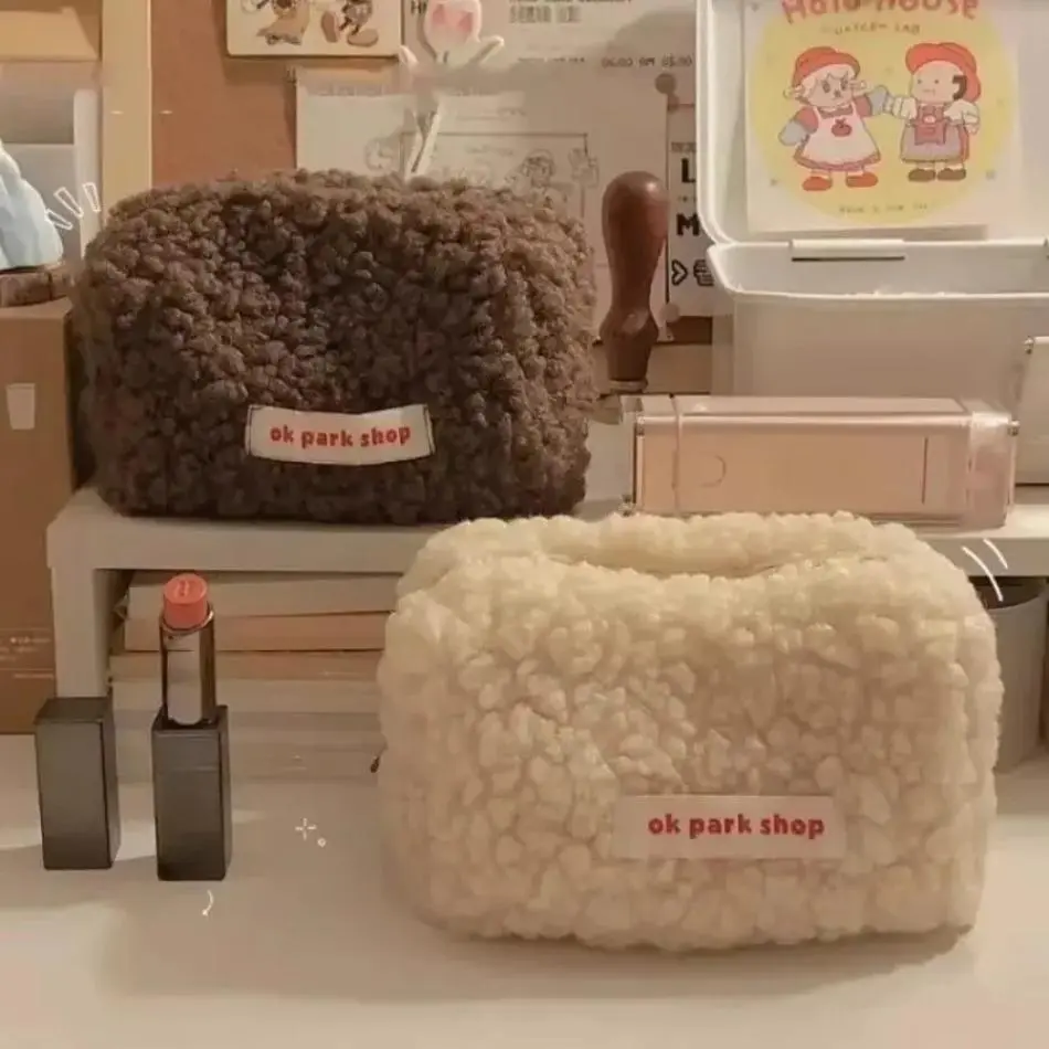 Practical Travel Makeup Wash Bag Large Capacity Coin Purse Stationery Storage Bag Cute Plush Makeup Bag Stylish Simple Lamb Wool